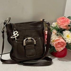 B Makowsky “Westbound” Convertible Crossbody/Shoulder Handbag Brown Leather